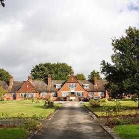 Courage Dyer Almshouses - skuds