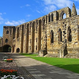 Dunfermline Abbey ruins - phault