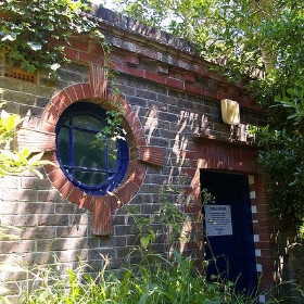 Eastbourne toilets, Meads Road - closed (Gents) - debs-eye