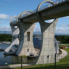 Falkirk Wheel 25-05-06 - Karen Roe