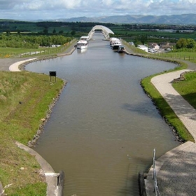 Falkirk Wheel 25-05-06 - Karen Roe