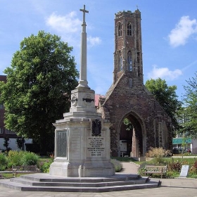 War Memorial, Tower Gardens, King's Lynn - Norfolk. - Jim Linwood