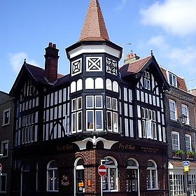 Estate agent in Old Portsmouth - Margaret Anne Clarke