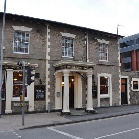 The Queens Tap, Swindon - Ben Sutherland