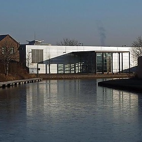 Frozen Canal in Walsall - Lee Jordan