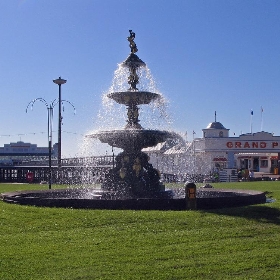 The fountain and pier in Weston-super-Mare - chillihead