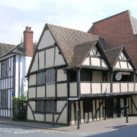 The Queen Elisabeth House - Worcester. - Jim Linwood