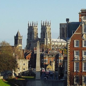 York: the Minster and war memorial - Tim Green aka atoach