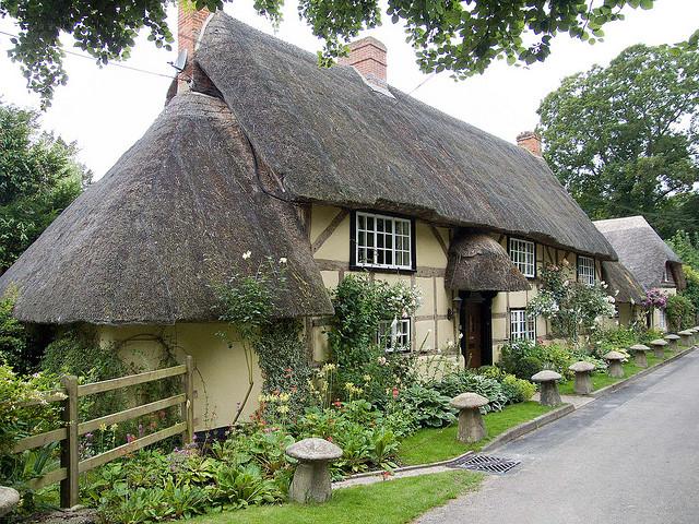 Thatched cottage in Wherwell