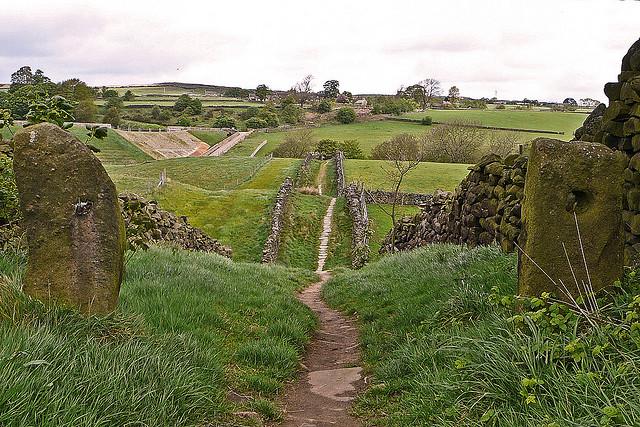 Undulating path, Bingley