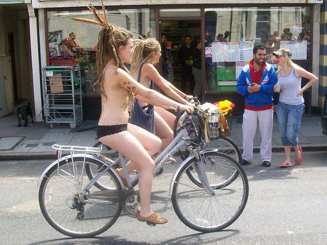 WNBR Brighton 2010: Girls on bikes
