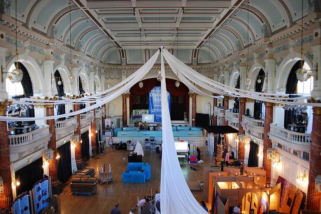 Discover Zone preparations, Cheltenham Town Hall, Cheltenham Science Festival 2009-06-02_135049