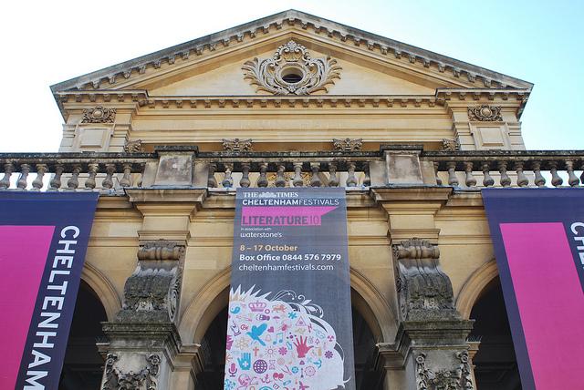 Cheltenham Literature Festival, Cheltenham Town Hall 2010-10-11_134526