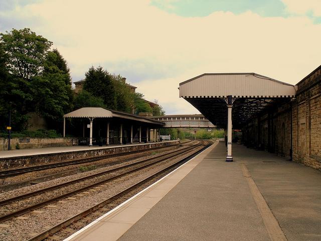 THE WEST RIDING REFRESHMENT ROOMS AT DEWSBURY STATION WEST YORKSHIRE REAL ALE VENUE