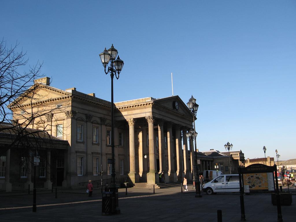 Huddersfield Railway station